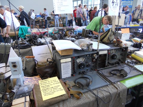 Brocante matériel militaire